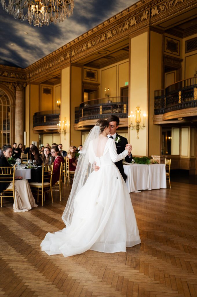 Top wedding venues in Syracuse New York Marriott Downtown Hotel