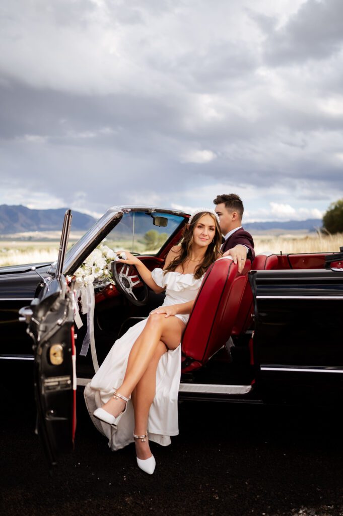 This vintage cruiser parked in the fall foliage of Dallas, Texas tied together a timeless look for these classic car bridals.