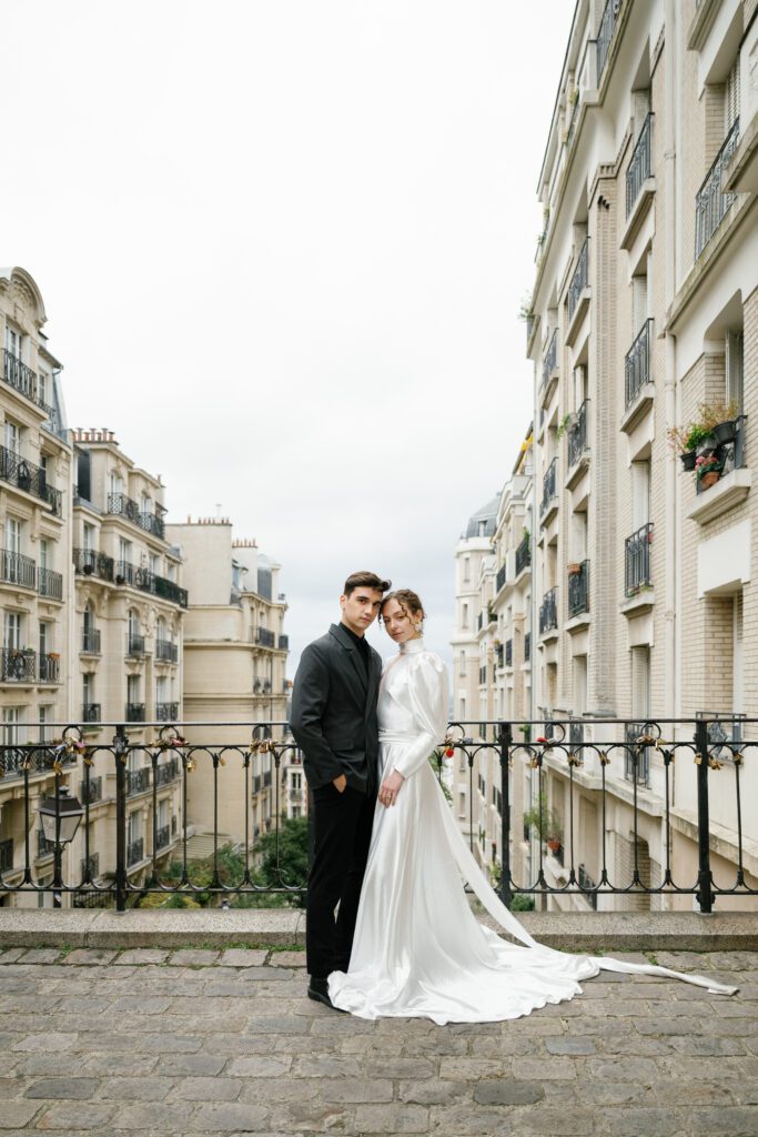 The bride and groom portrait at Monmartre Paris wedding